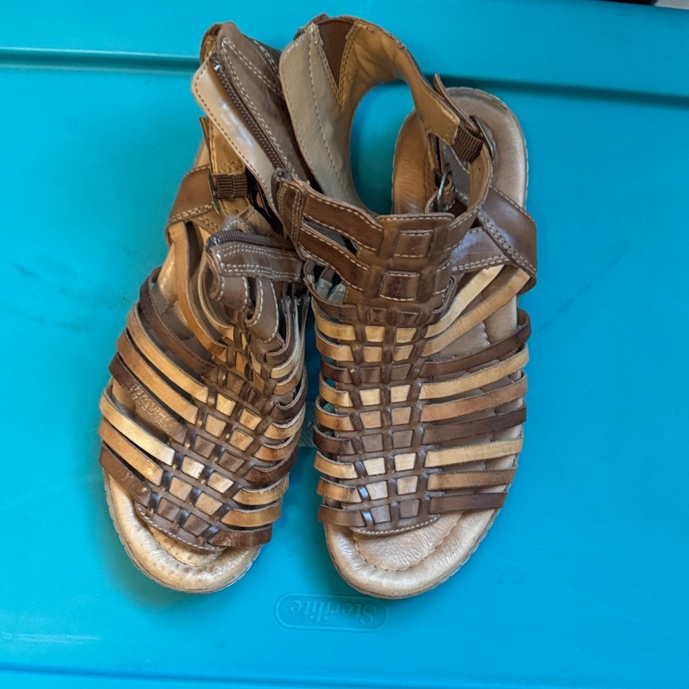 Earth Sandals brown gladiator